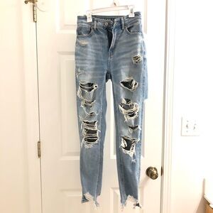 American Eagle  Mom Jeans Ripped Blue Jeans women’s sz 00 EUC
